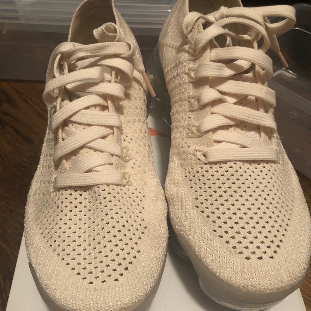 Women’s Nike air vapormax